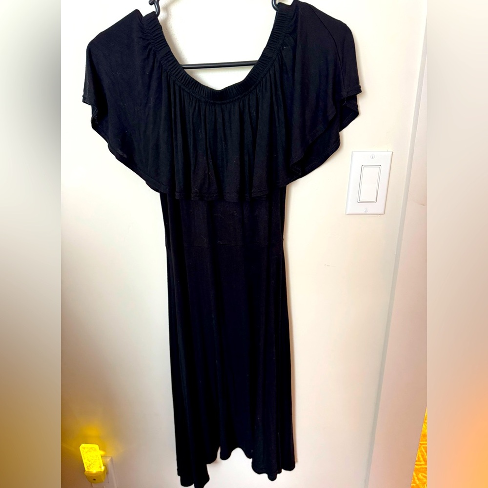 Casual off shoulder stretchy black dress